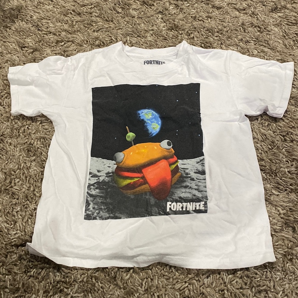 Fortnite tshirt size s